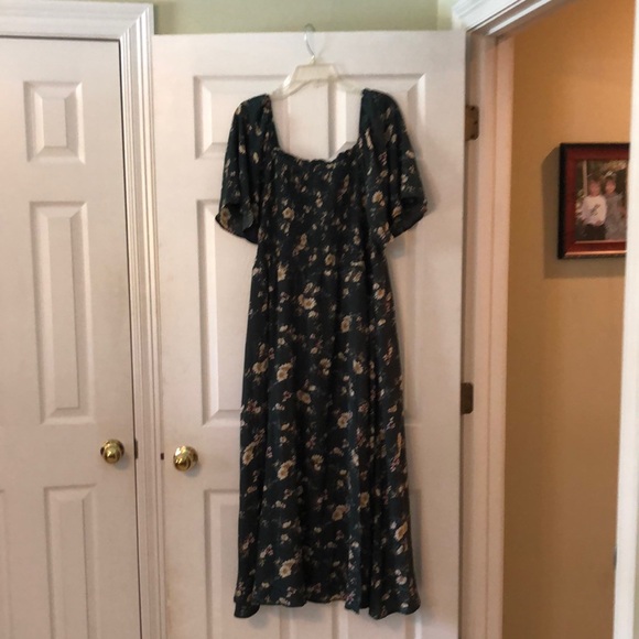 BloomChic maxi dress with smocked top flutter sleeve lined Sz 22/24 TT - Picture 3 of 8